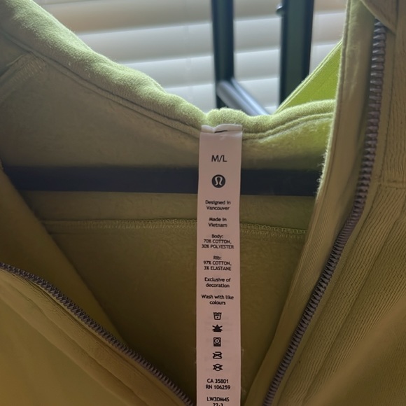 Lululemon cropped scuba - Picture 3 of 3